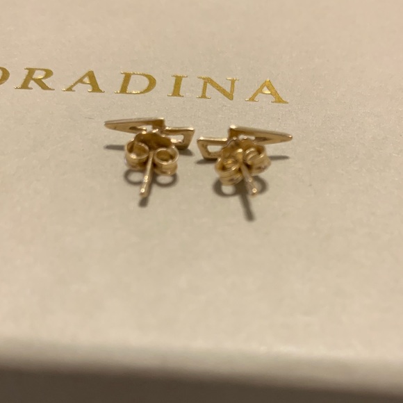 Oradina 14k yellow gold stud earrings - Picture 8 of 10